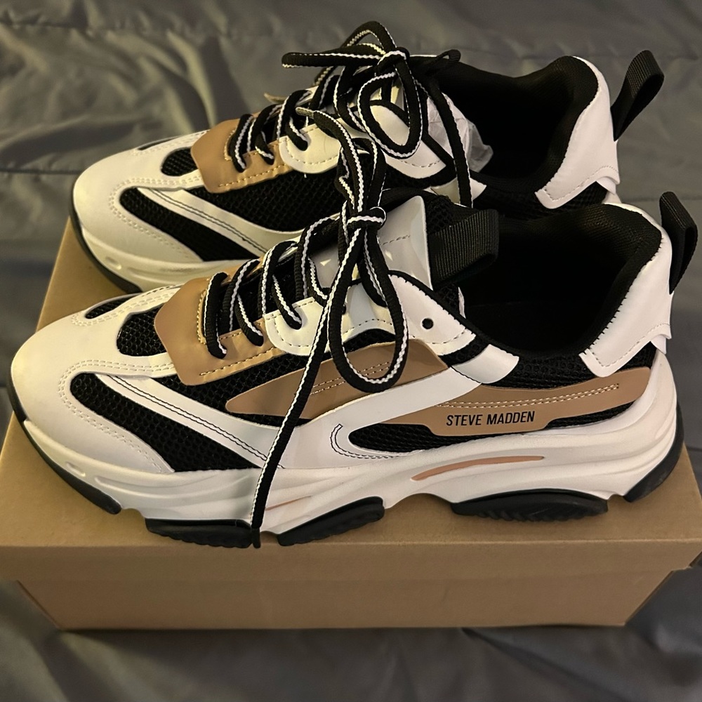 Steve Madden Possession Sneakers Size 11